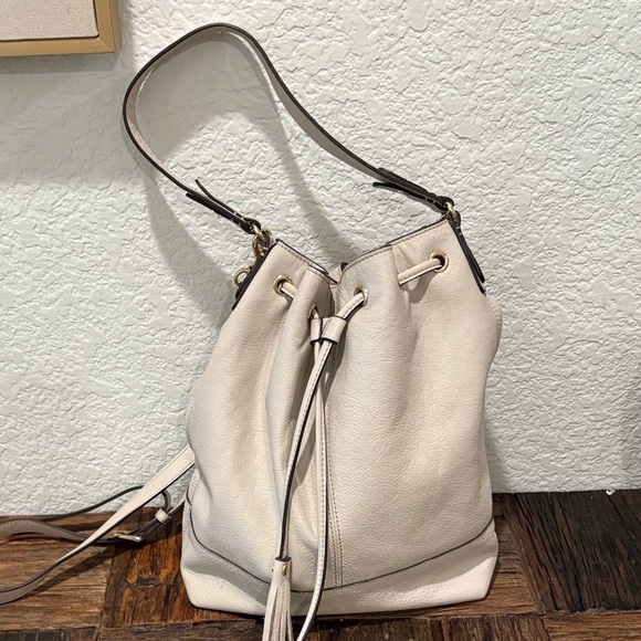 Lands' End Leather Cream Shoulder Bag - Picture 2 of 9